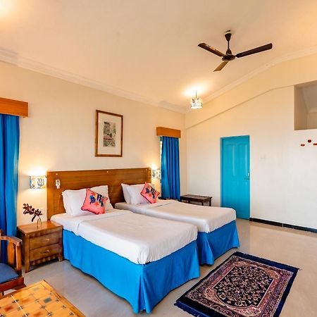Bambolim Beach Resort Экстерьер фото